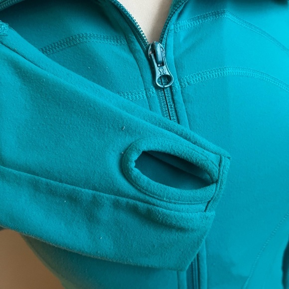 Lululemon Size 4 Bundle - Zip Up Jacket and Crops - Picture 10 of 13